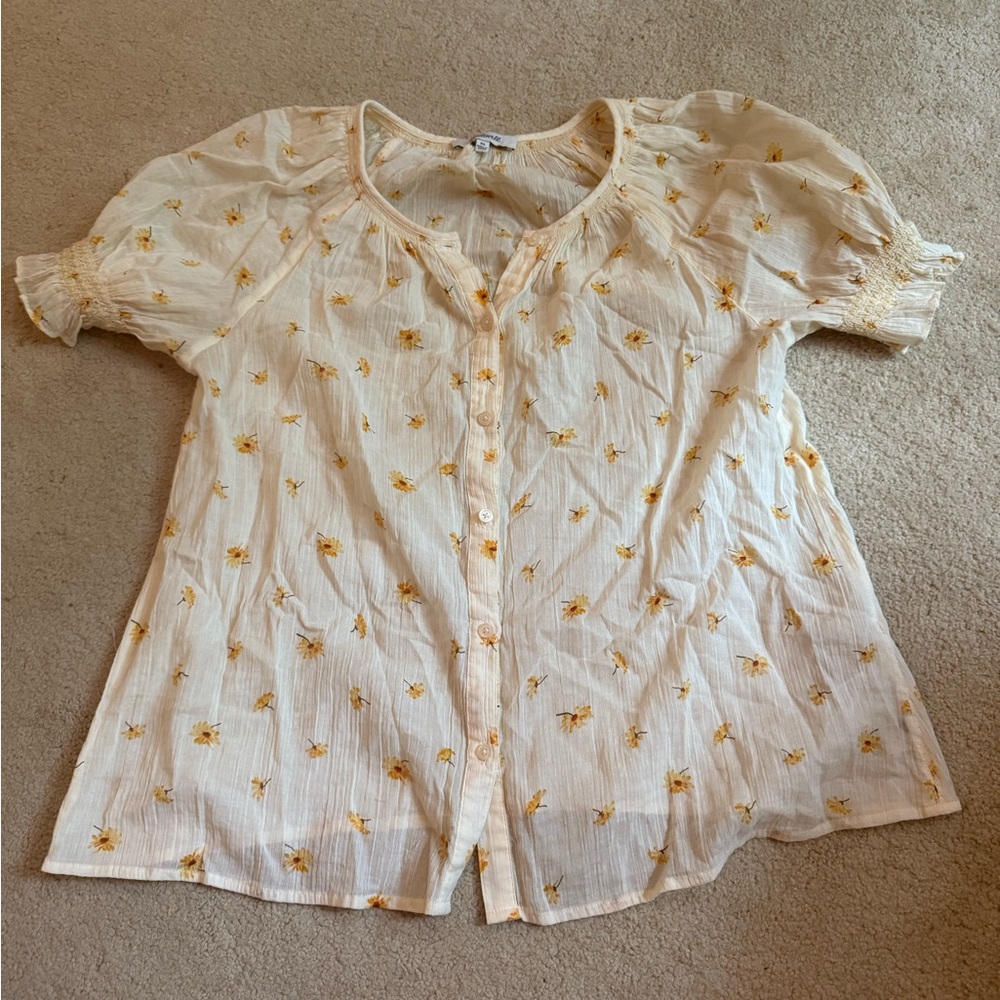 Madewell Smocked Button-Up Top in French Daisies